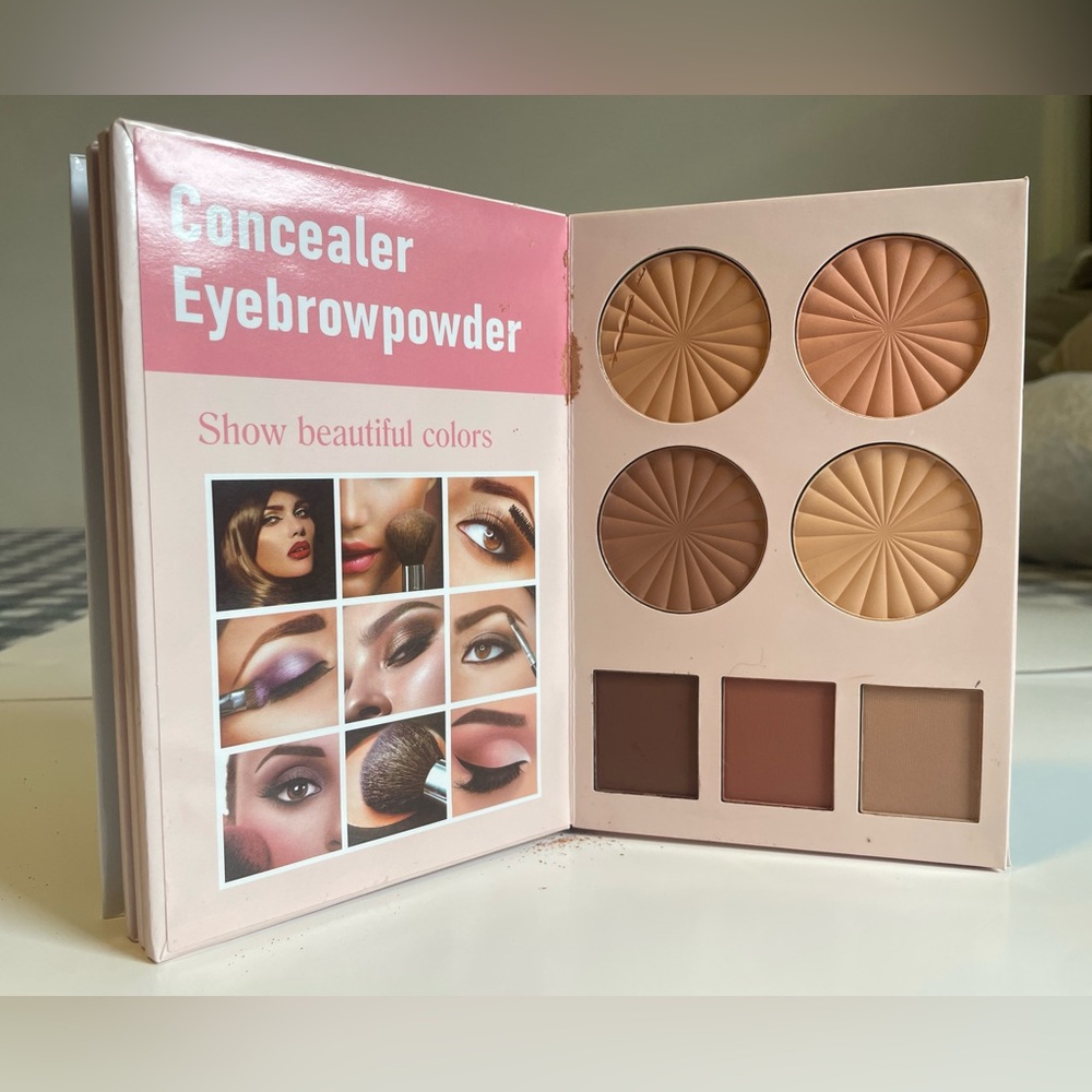 Makeup Book - Picture 2 of 5